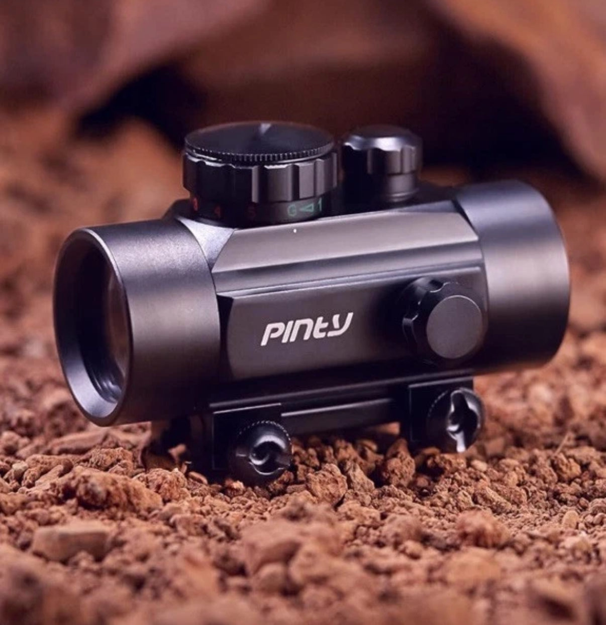 Pinty 30mm Adjustable Universal Red Dot or Green Sight / Scope 5 MOA With Flip Up Lens Cap